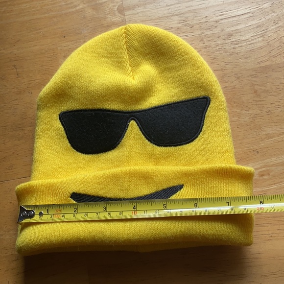 Yellow Beanie style hat like new - Picture 2 of 5